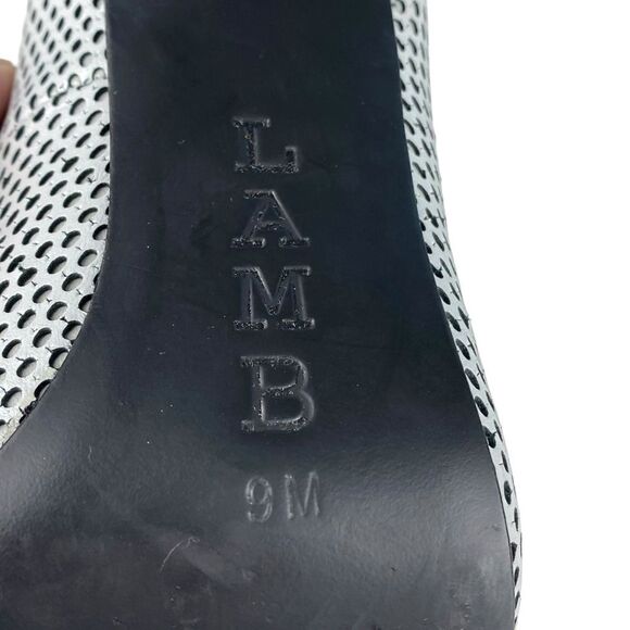 L.A.M.B. Perforated Leather Pointed Toe Stiletto Pumps Shoe Y2K Sz 9 Light Gray - Picture 10 of 13